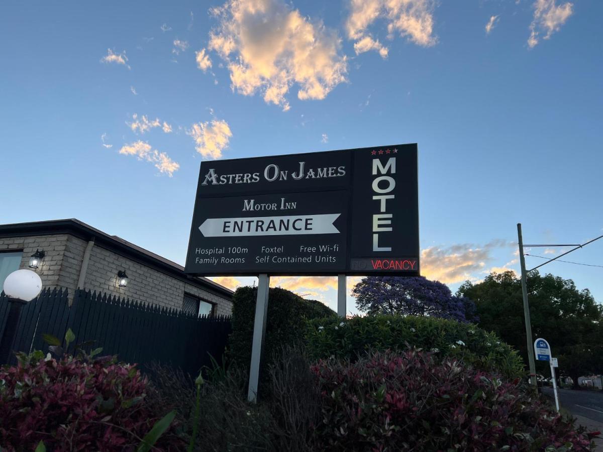 Asters On James Motor Inn Toowoomba Exterior photo